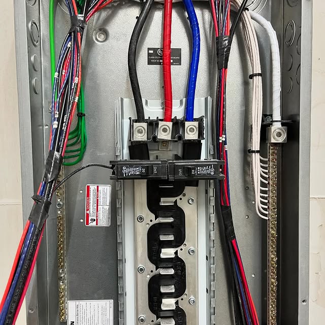 Interior wiring of an E.S.H. Electric commercial subpanel project in Alvin, Texas.